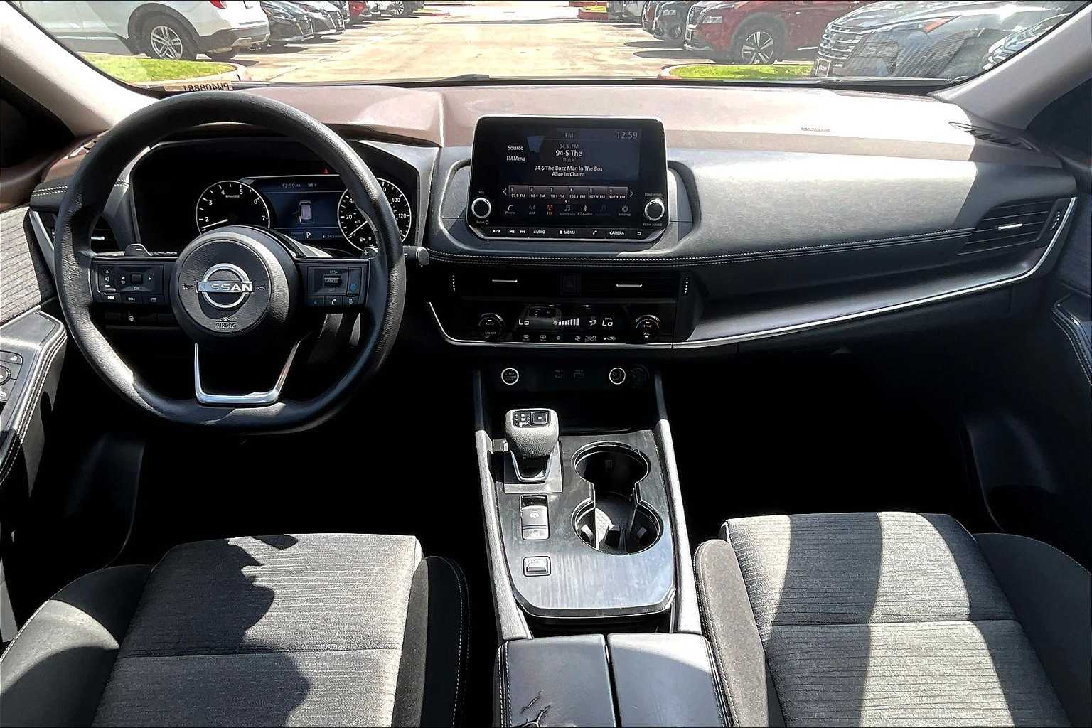 2023 Nissan Rogue SV photo 13