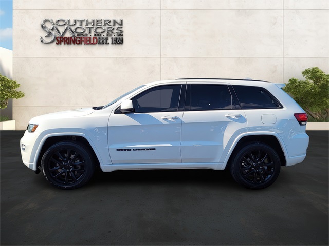 2021 Jeep Grand Cherokee Laredo X photo 2