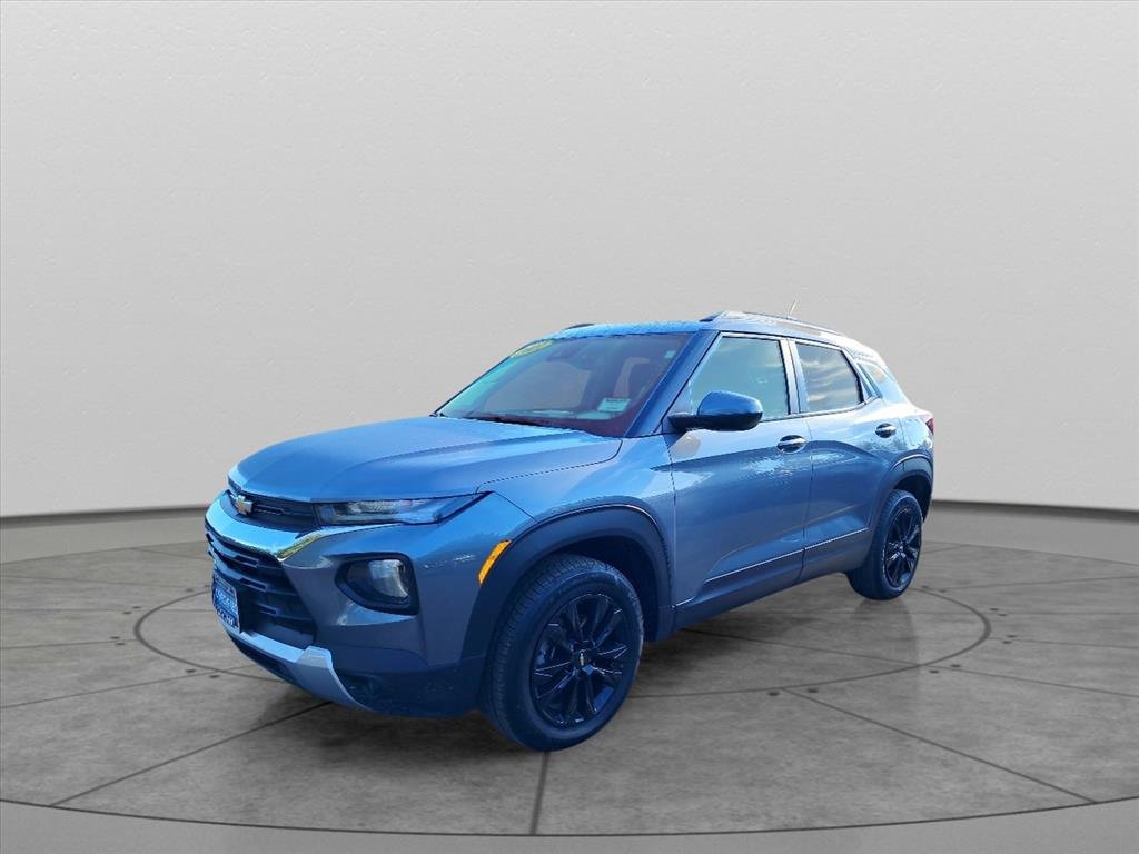 2021 Chevrolet Trailblazer LT photo 2