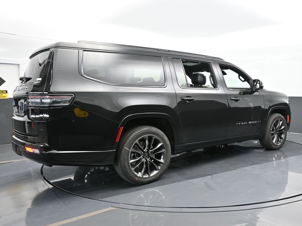 2024 Jeep Grand Wagoneer L II photo 3