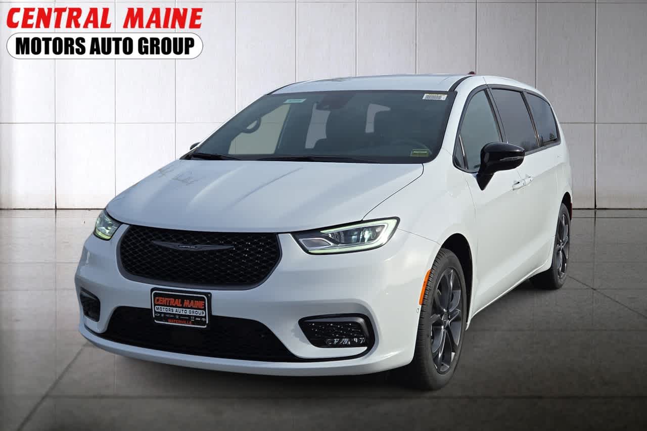 2026 Chrysler Pacifica Select's photo