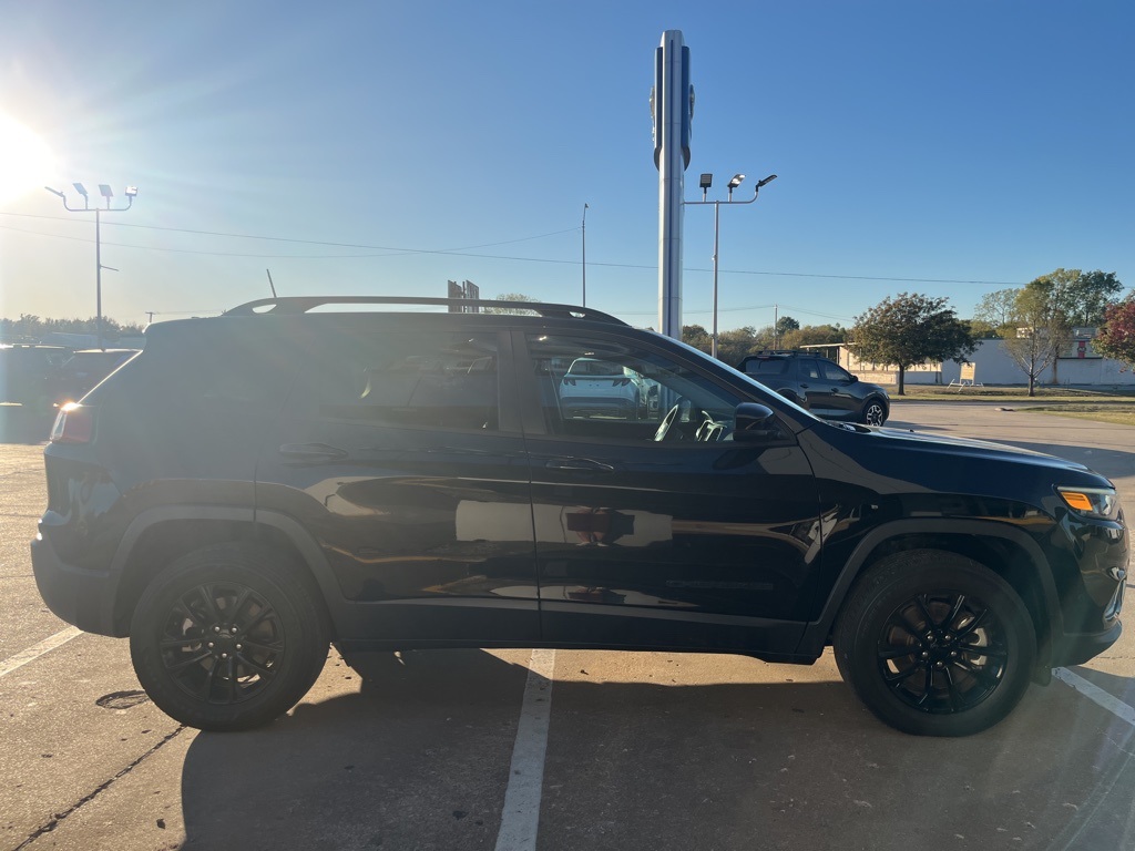 2023 Jeep Cherokee Altitude photo 3