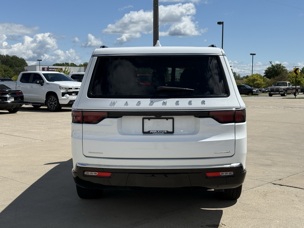 2023 Jeep Wagoneer L Series II photo 6