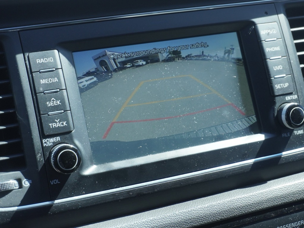 2017 Kia Sedona LX photo 15