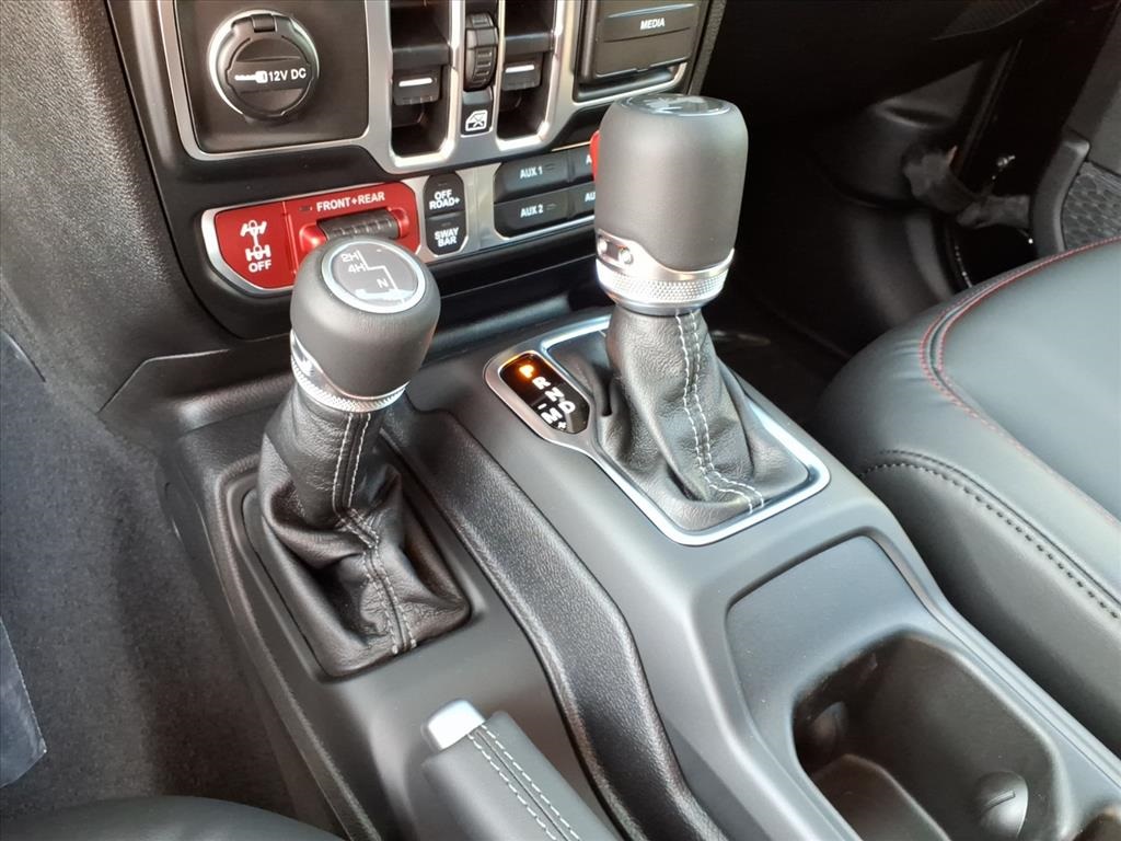 2025 Jeep Wrangler Rubicon photo 16