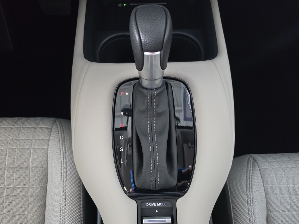 2026 Honda HR-V LX photo 27