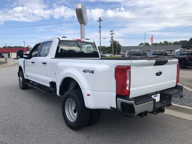 2025 Ford F-350 photo 6