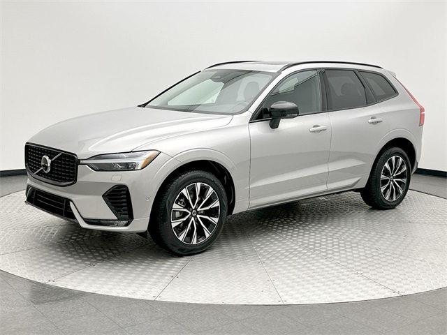 2025 Volvo XC60 Plus's photo