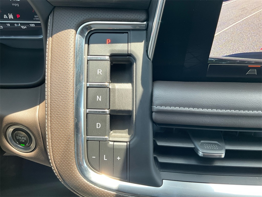 2023 Gmc Yukon XL SLT photo 32