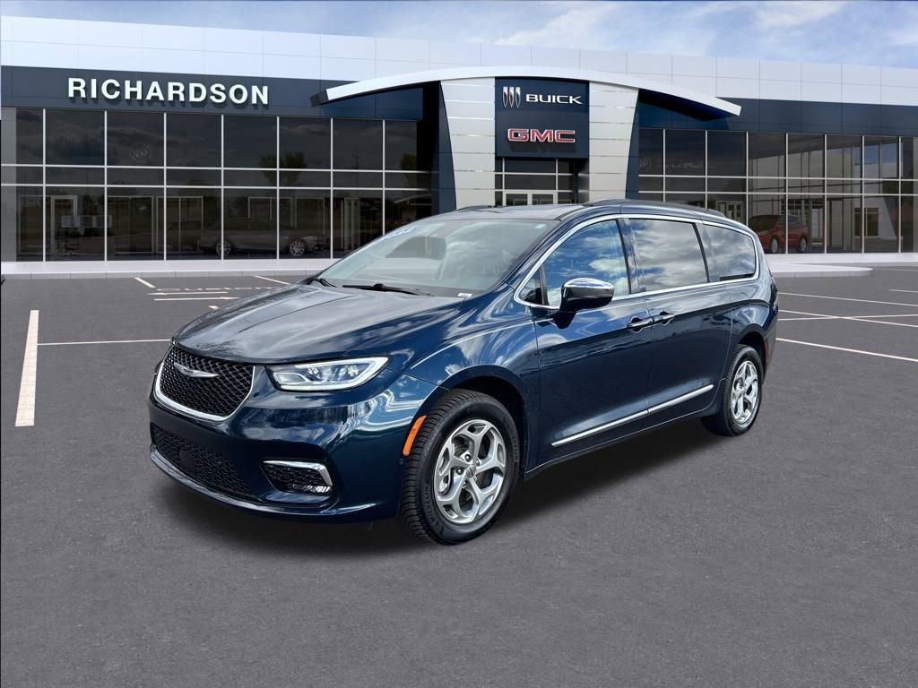 2022 Chrysler Pacifica Limited's photo