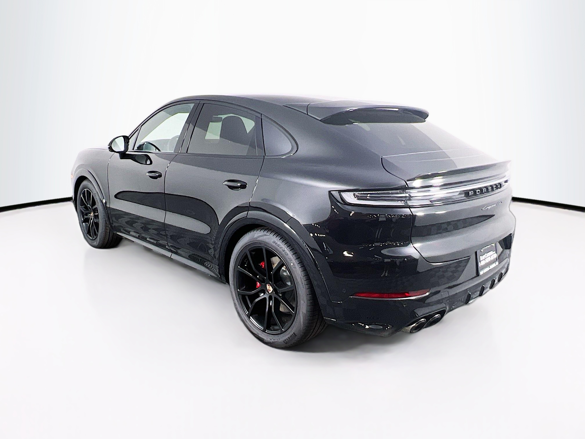2025 Porsche Cayenne GTS Coupe photo 3