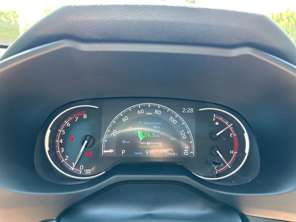 2023 Toyota RAV4 XLE Premium photo 18