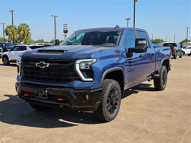 2026 Chevrolet Silverado 2500HD LT photo 3