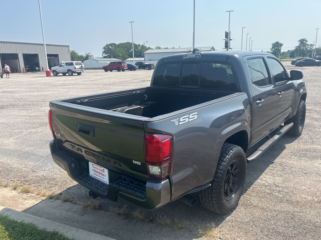 2023 Toyota Tacoma TRD Off-Road photo 5