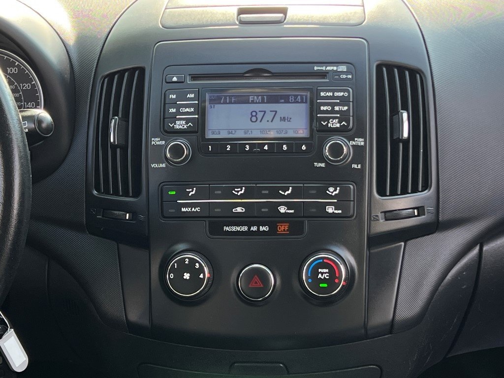2010 Hyundai Elantra Touring SE photo 11