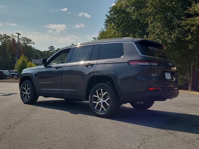 2025 Jeep Grand Cherokee Limited photo 2