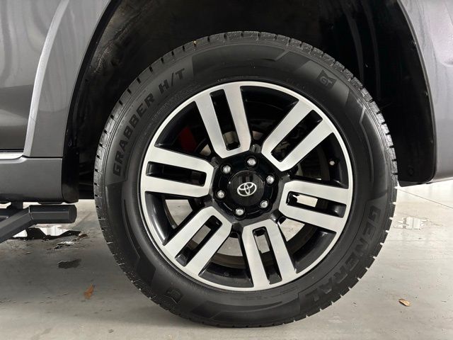 2022 Toyota 4Runner Limited photo 8