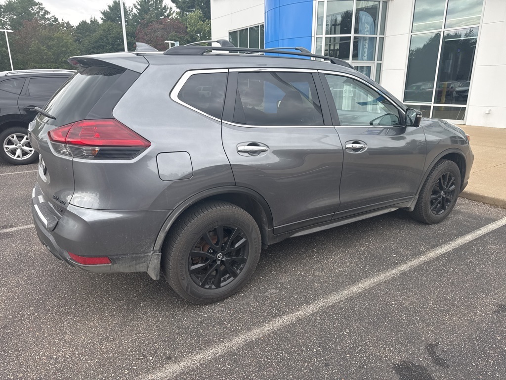2018 Nissan Rogue SV photo 12