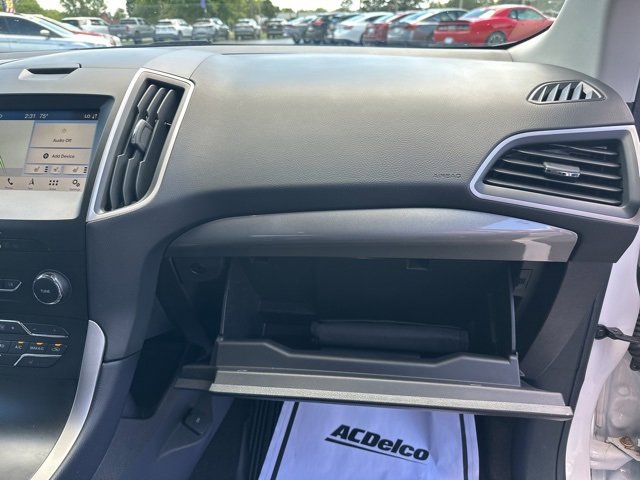 2019 Ford Edge SEL photo 12