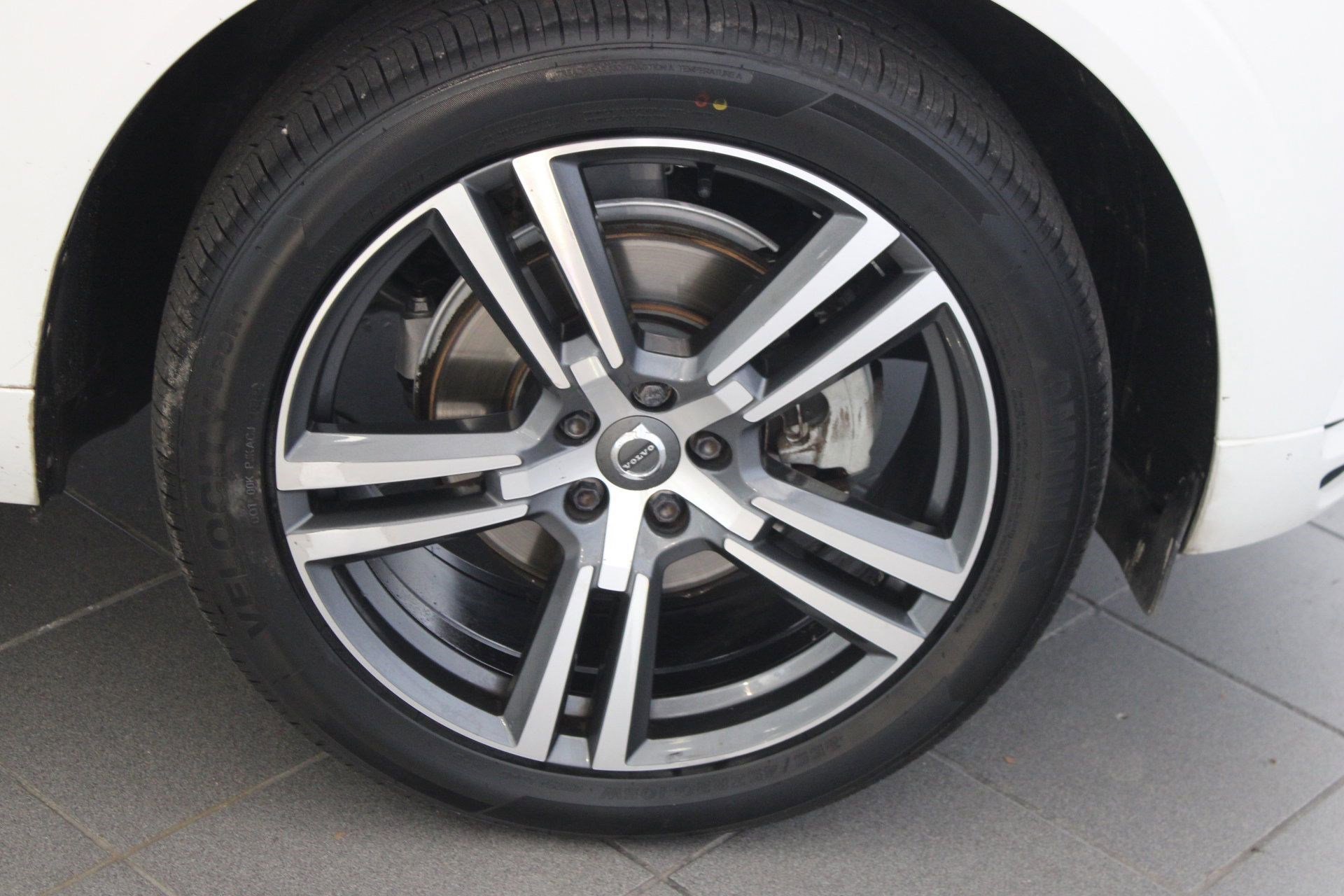 2020 Volvo XC60 T5 Momentum photo 10