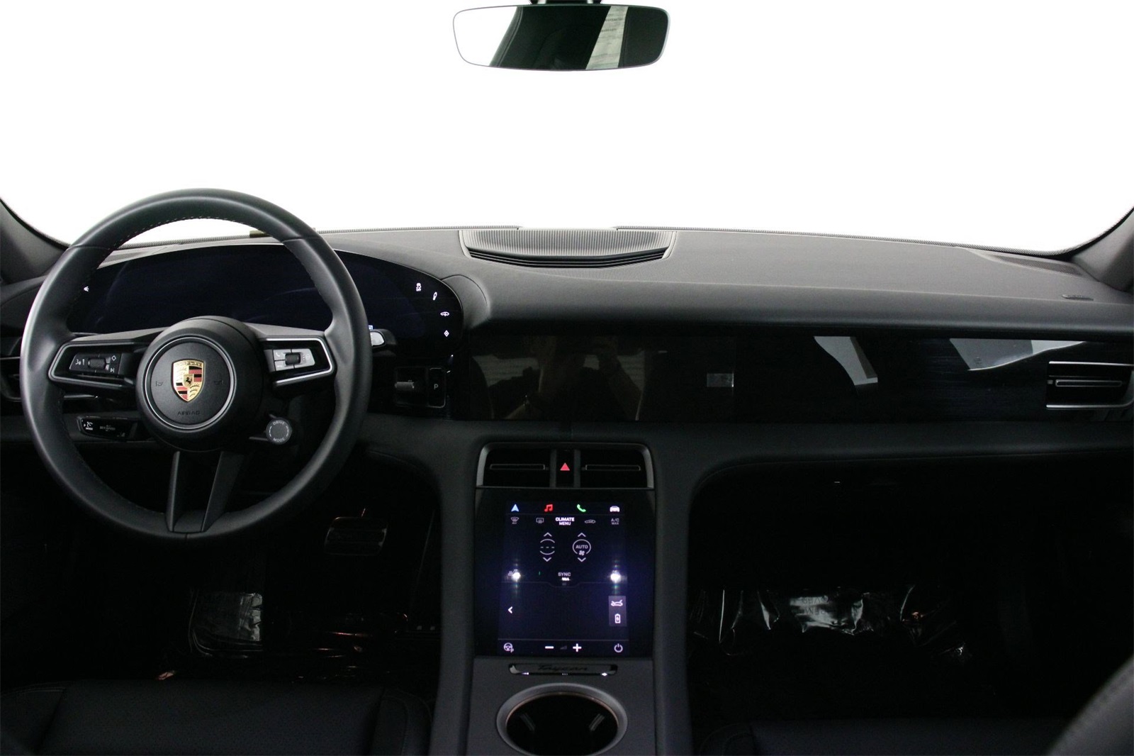 2025 Porsche Taycan photo 11
