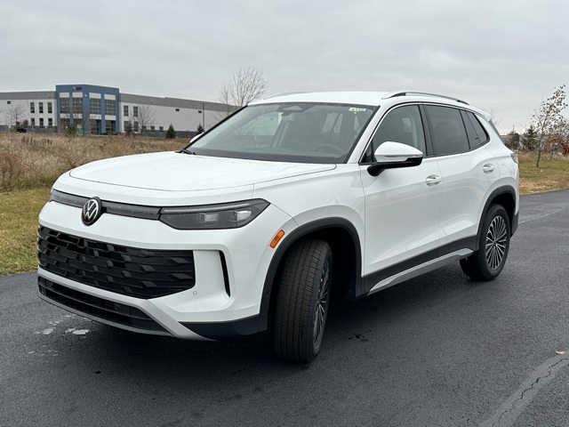 2026 Volkswagen Tiguan S photo 2