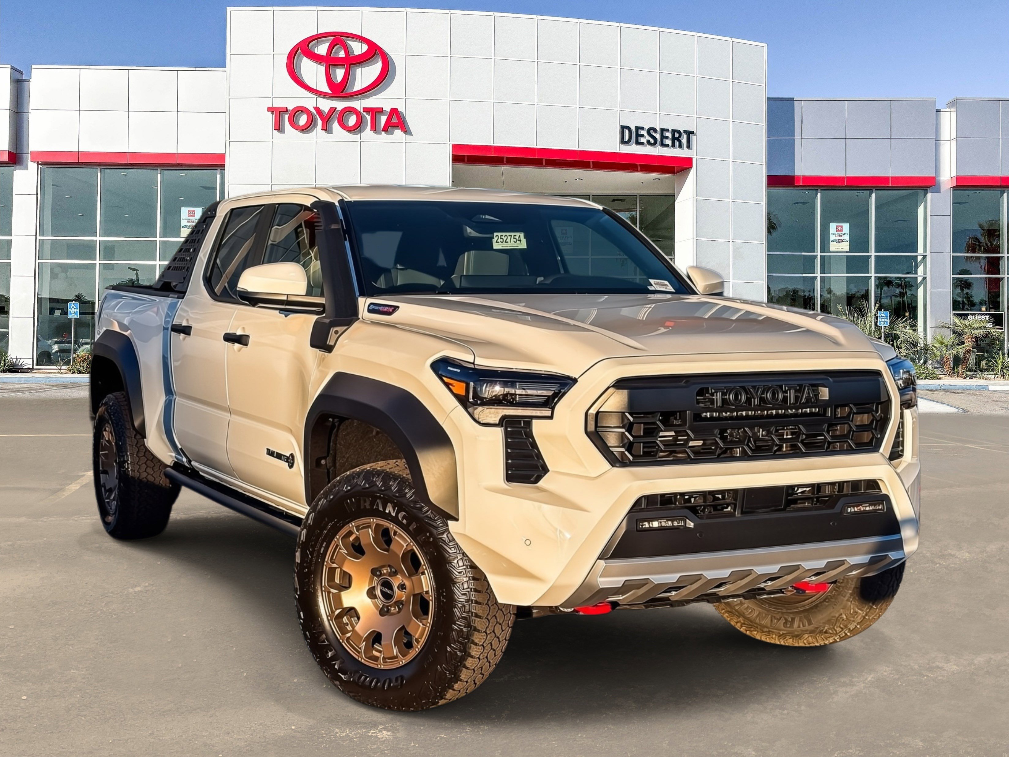 2025 Toyota Tacoma Trailhunter's photo
