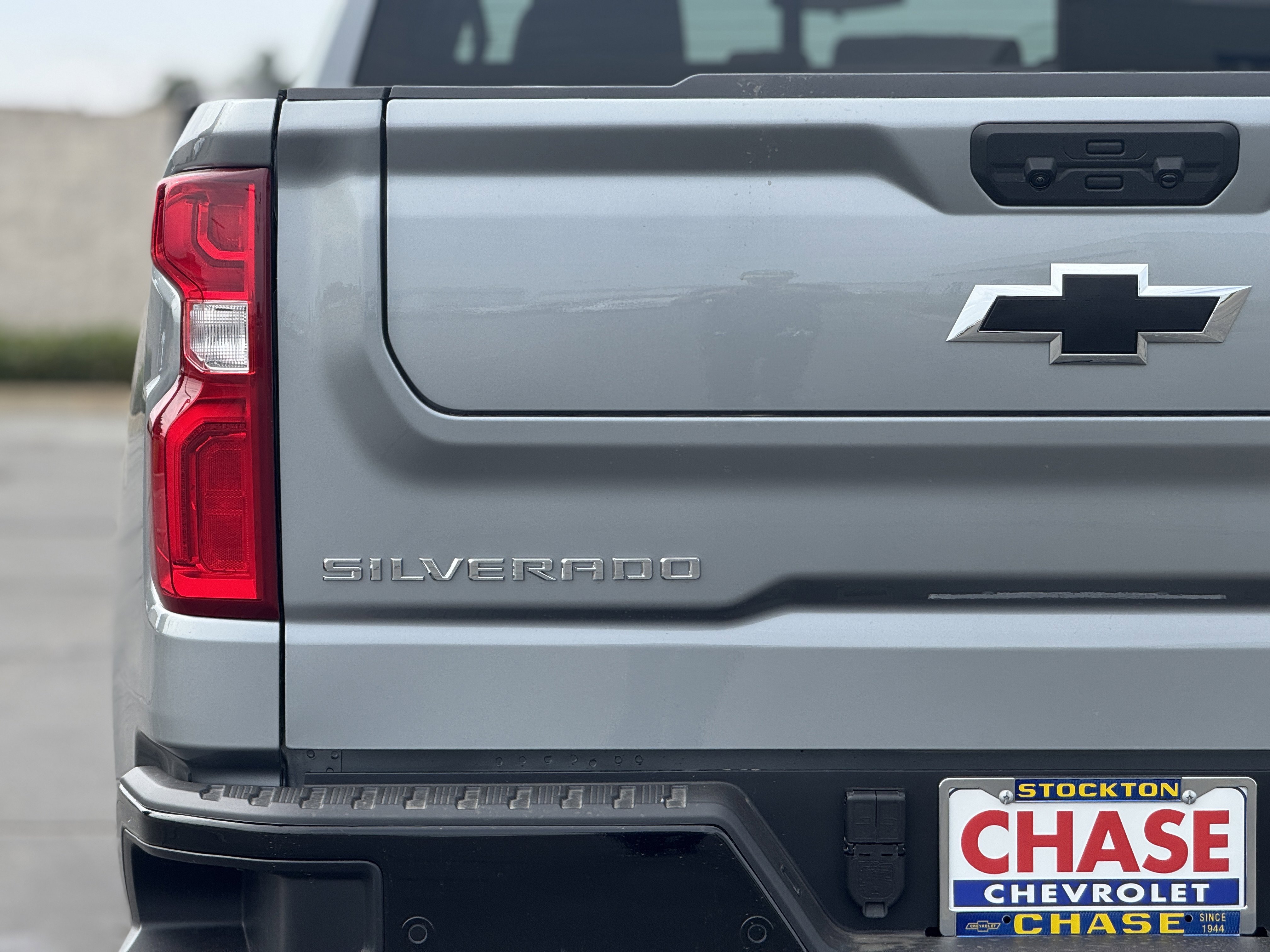 2025 Chevrolet Silverado 1500 LT Trail Boss photo 3