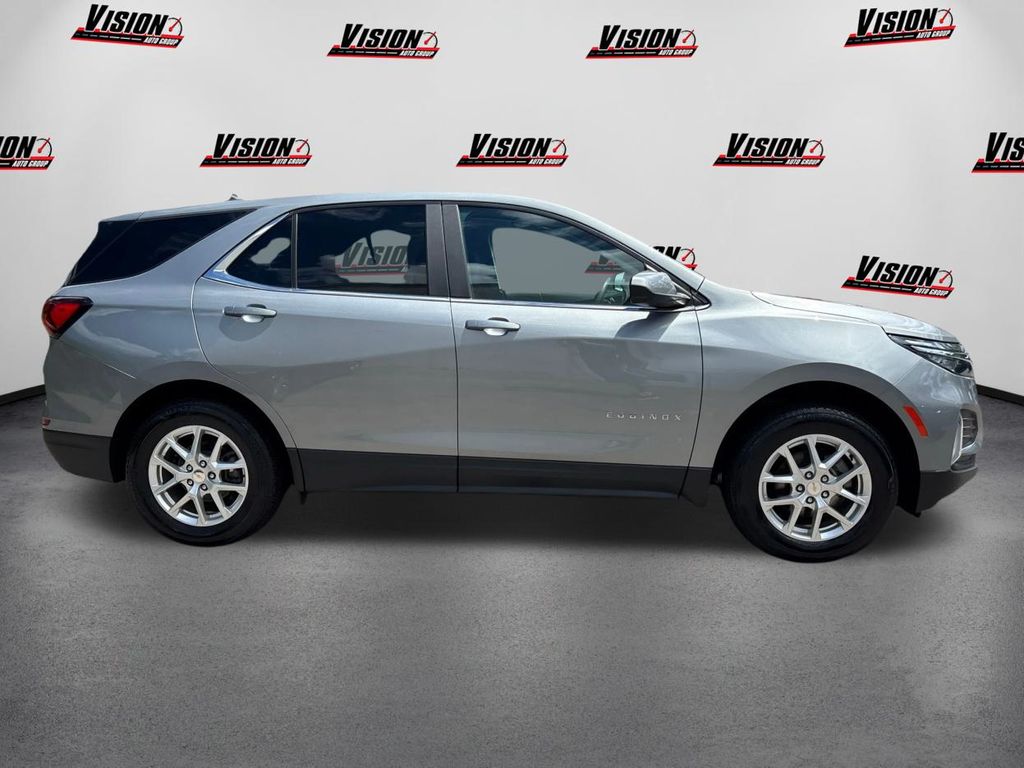 2023 Chevrolet Equinox LT photo 4