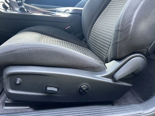 2016 Dodge Challenger SXT photo 3
