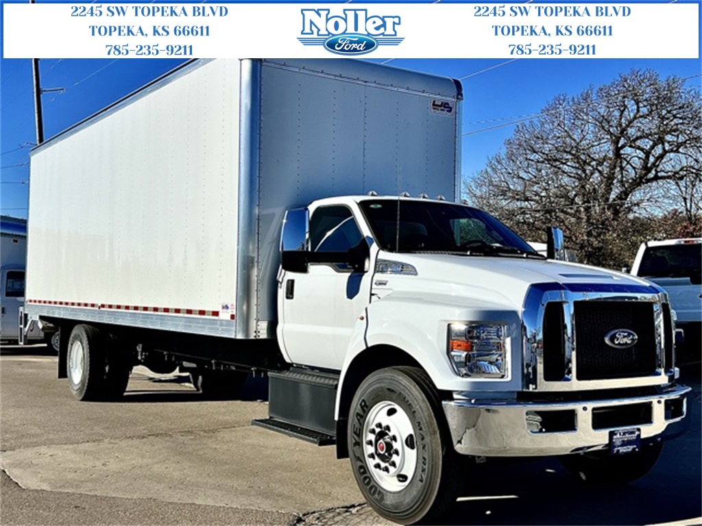 Used 2024 Oxford White Ford Base image 1