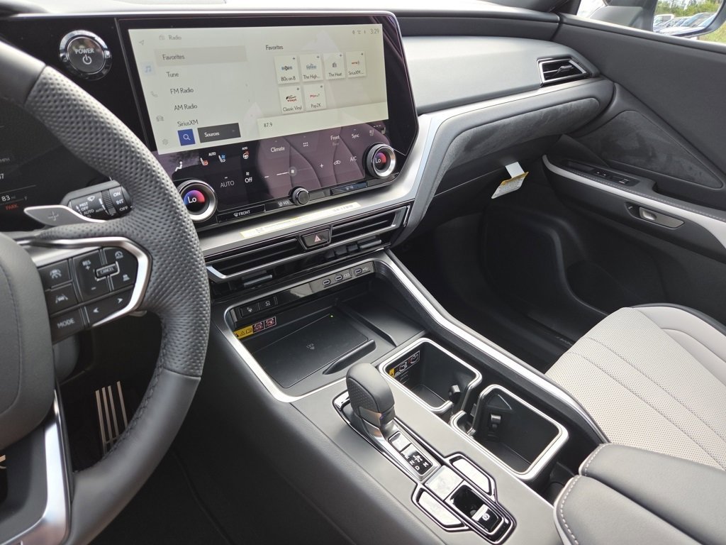 2026 Lexus TX 500h F SPORT Performance Premium photo 32