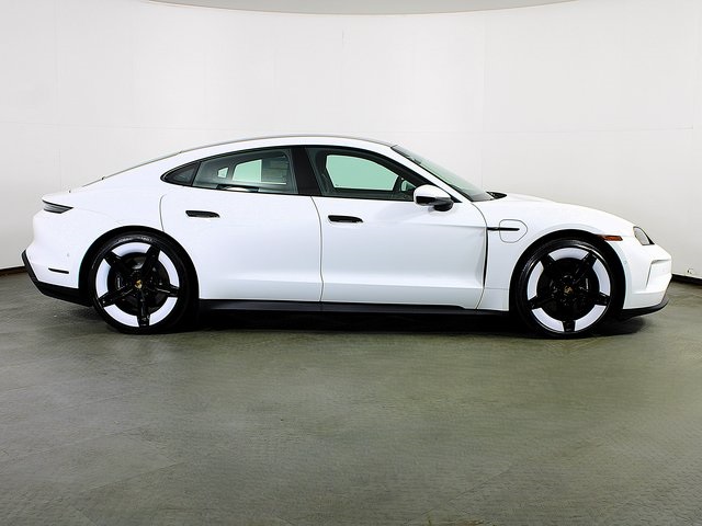 2025 Porsche Taycan 4 photo 8