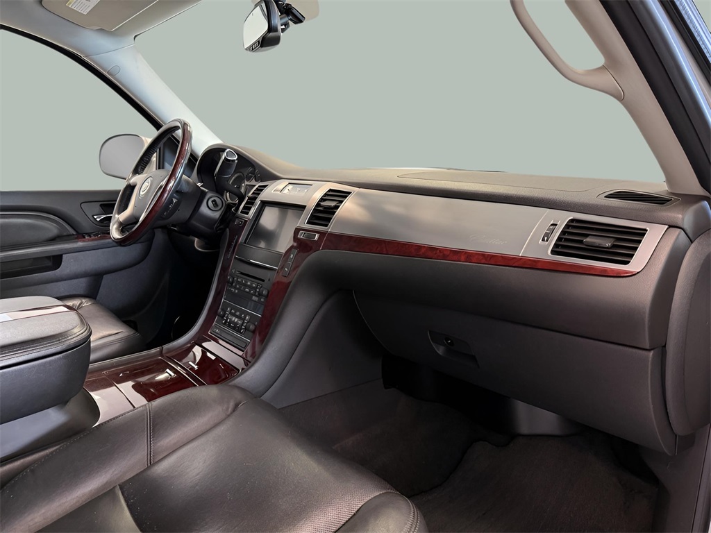 2011 Cadillac Escalade Base photo 24