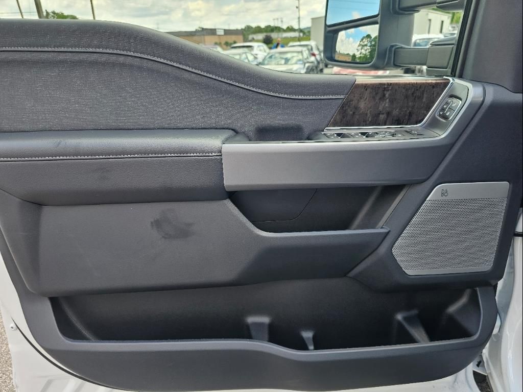 2024 Ford F-250 Lariat photo 18