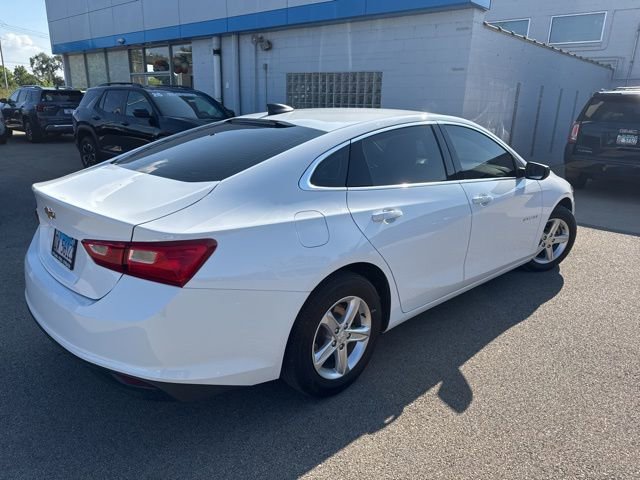 2020 Chevrolet Malibu LS photo 2