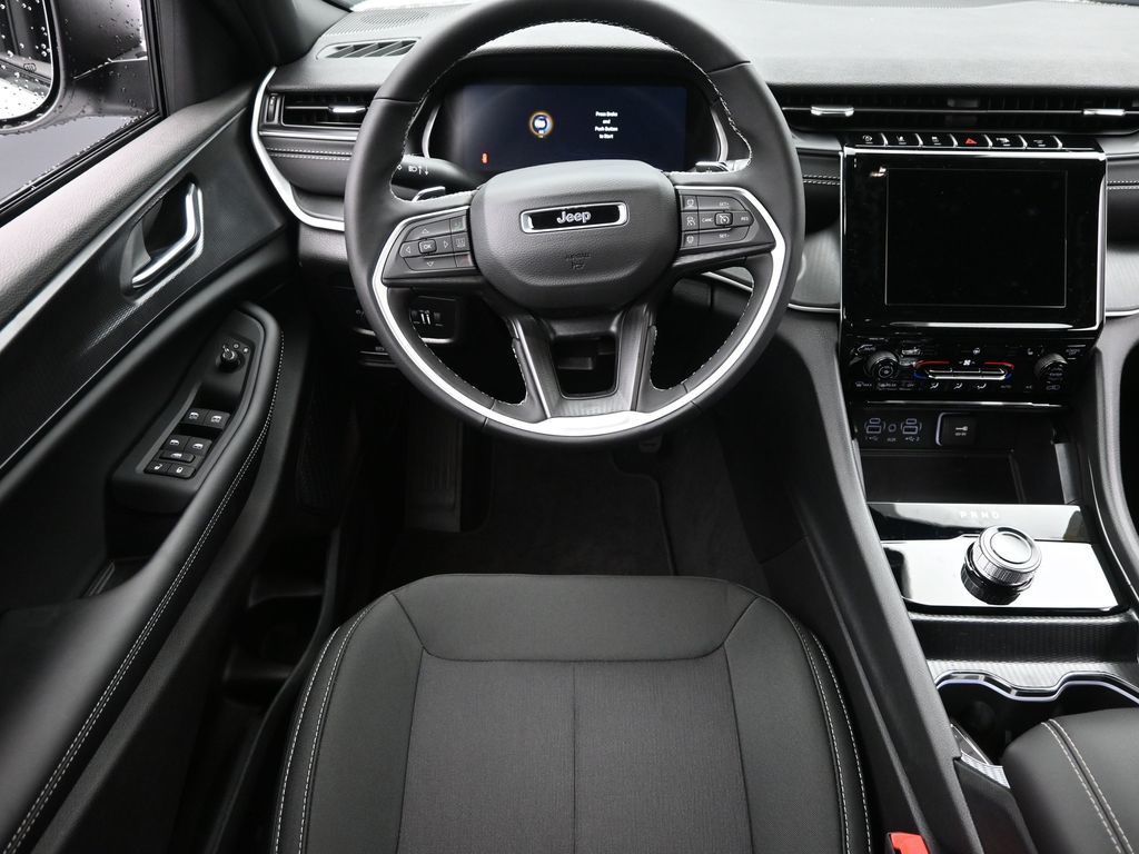2025 Jeep Grand Cherokee Laredo X photo 10