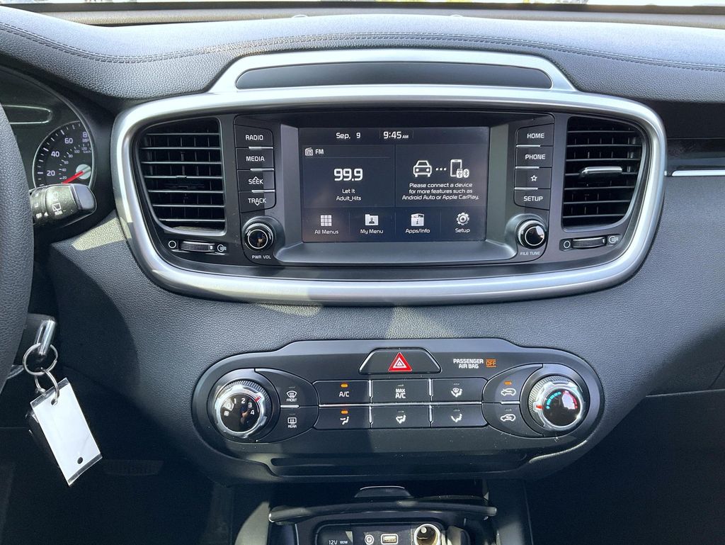 2019 Kia Sorento LX photo 13