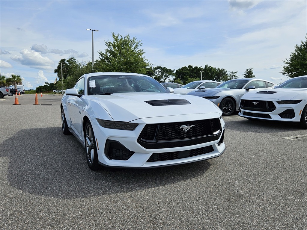 2025 Ford Mustang GT photo 2