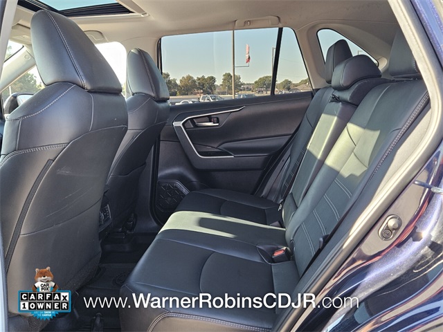 2020 Toyota RAV4 XLE Premium photo 3