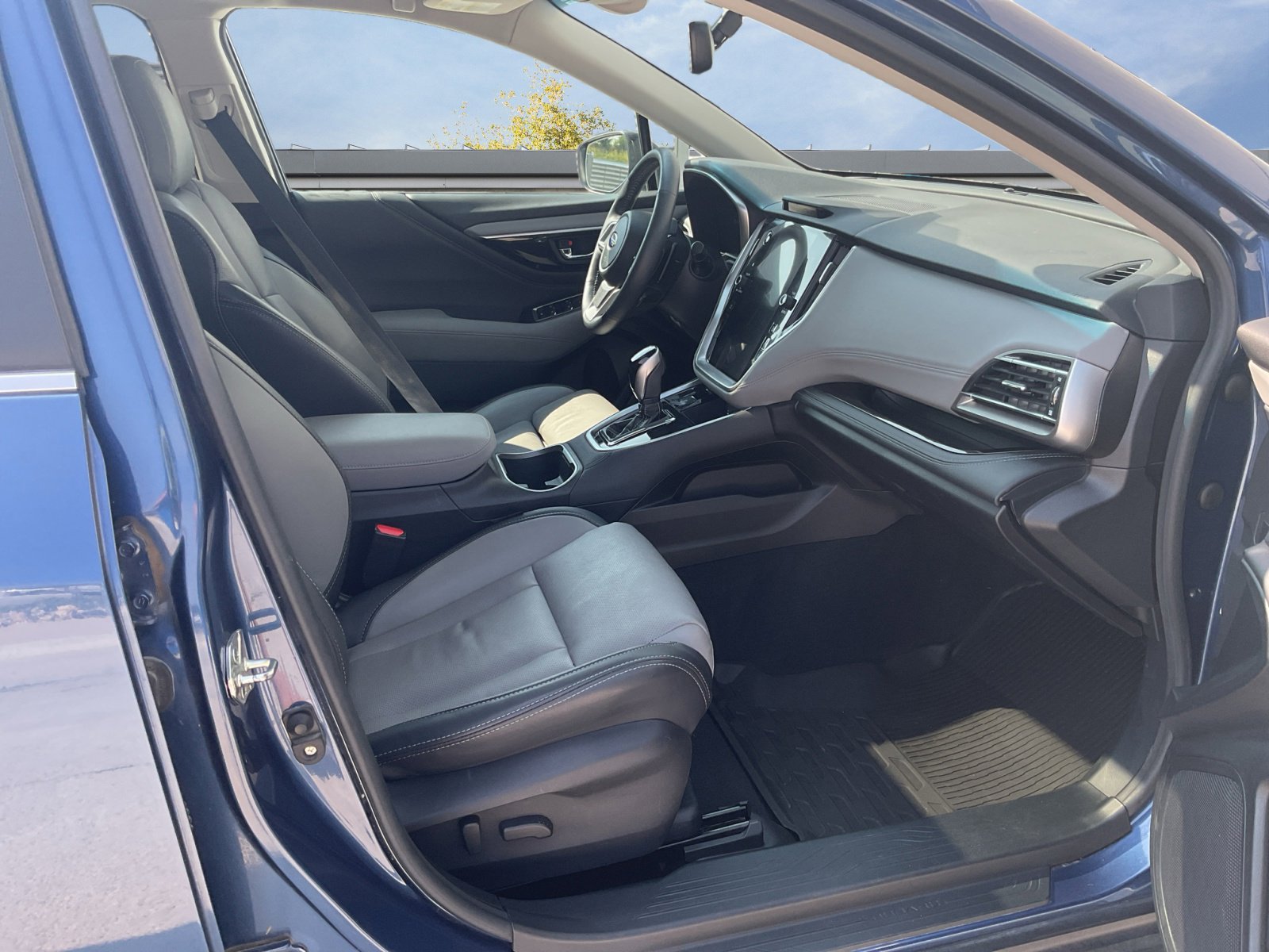 2020 Subaru Outback Limited photo 5