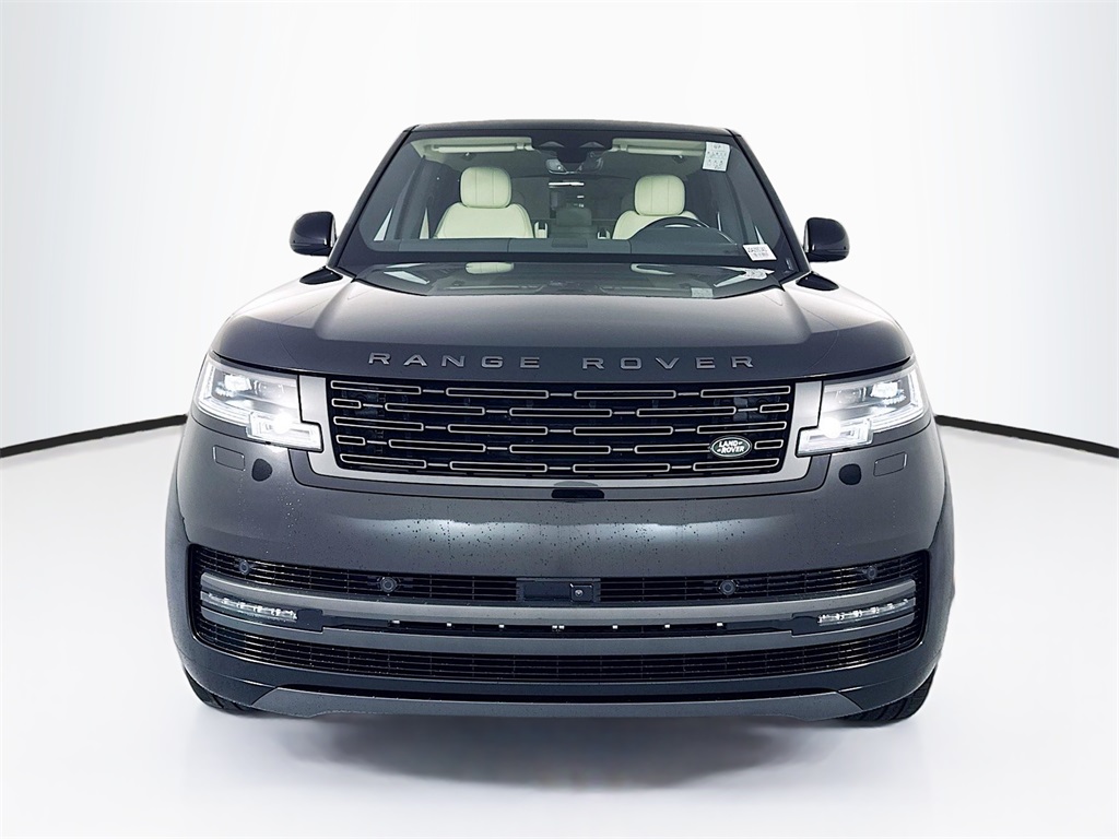 2025 Land Rover Range Rover SE photo 2