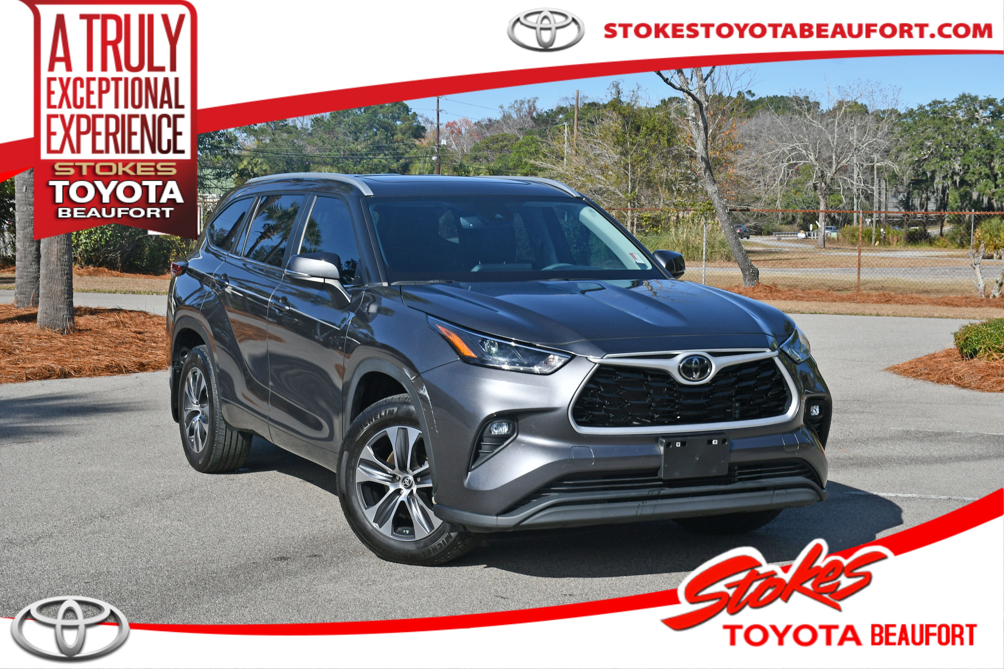 2024 Toyota Highlander XLE's photo