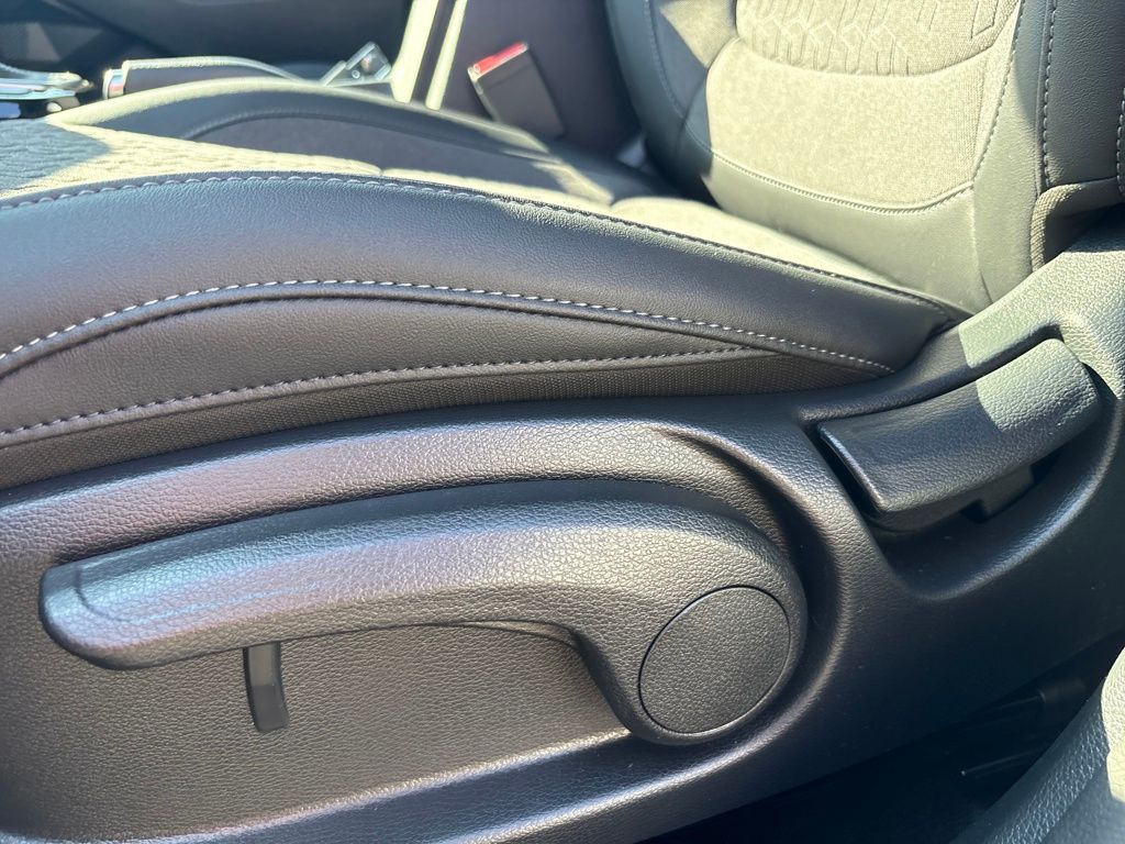 2025 Kia Seltos X-Line photo 11