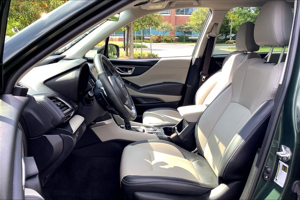 2022 Subaru Forester Limited photo 23