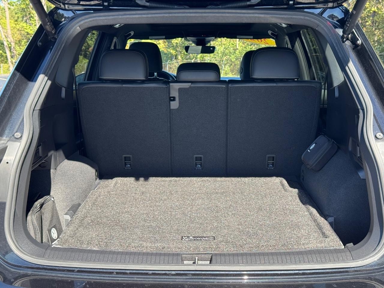 2022 Volkswagen Tiguan SE R-Line Black photo 3