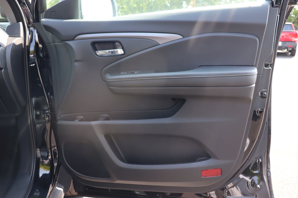 2025 Honda Ridgeline RTL photo 17