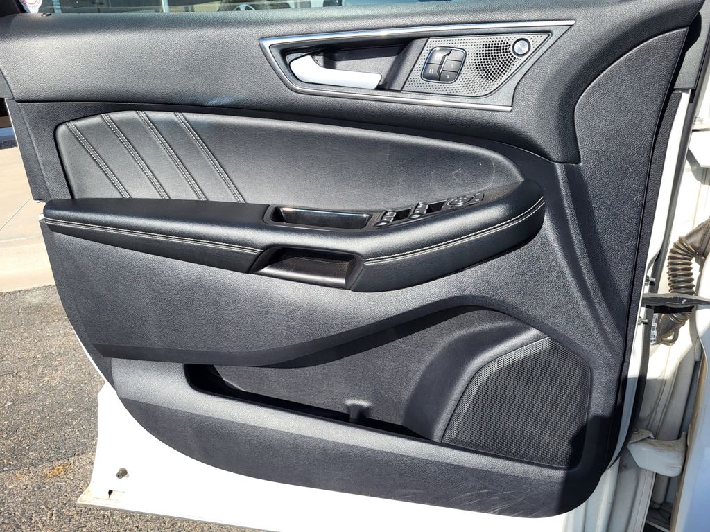2020 Ford Edge ST photo 6