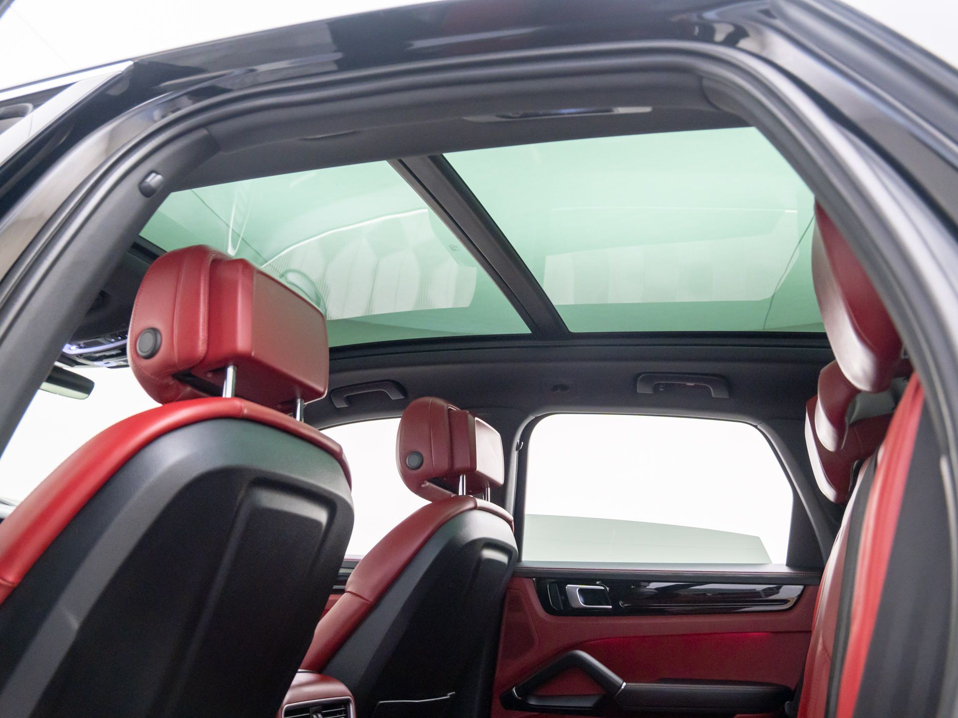 2022 Porsche Cayenne Base photo 17