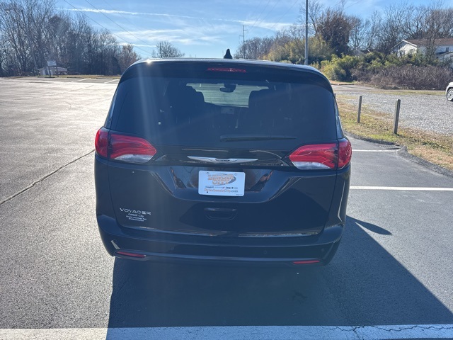 2025 Chrysler Voyager L photo 6